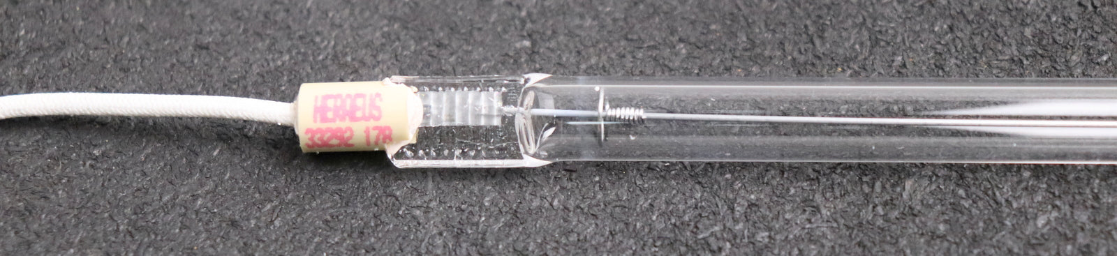 Bild des Artikels HERAEUS-NOBLELIGHT-kurzwelliger-Rundrohr-Infrarotstrahler-1200W-230V-Nr-33292178