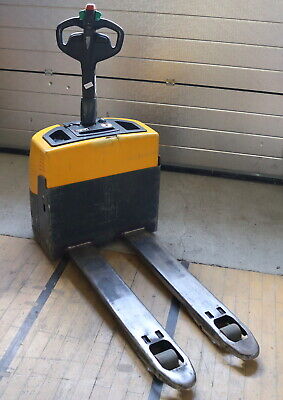 JUNGHEINRICH Niederhubwagen EME 114 Hubgewicht 1400kg BJ 2011 - ohne Funktion