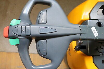 JUNGHEINRICH Niederhubwagen EME 114 Hubgewicht 1400kg BJ 2011 - ohne Funktion