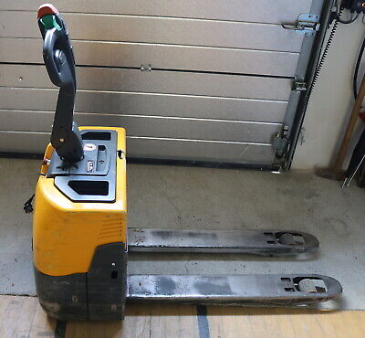 JUNGHEINRICH Niederhubwagen EME 114 Hubgewicht 1400kg BJ 2011 - ohne Funktion